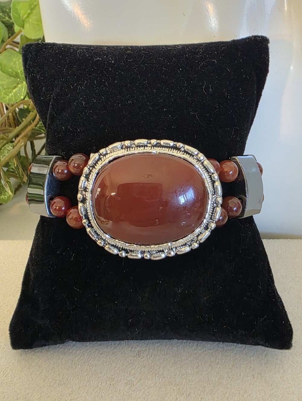 Red Jasper Carnelian Cabochon Hematite Stretch Bracelet Silver Tone Statement